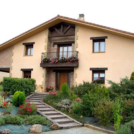 El Chalet Del Golf Urturi Bagian luar foto