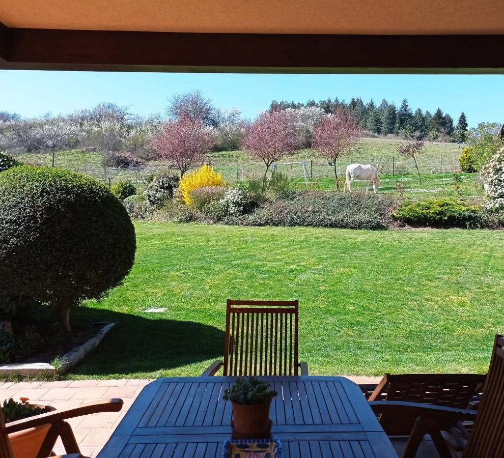 El Chalet Del Golf Urturi Bagian luar foto