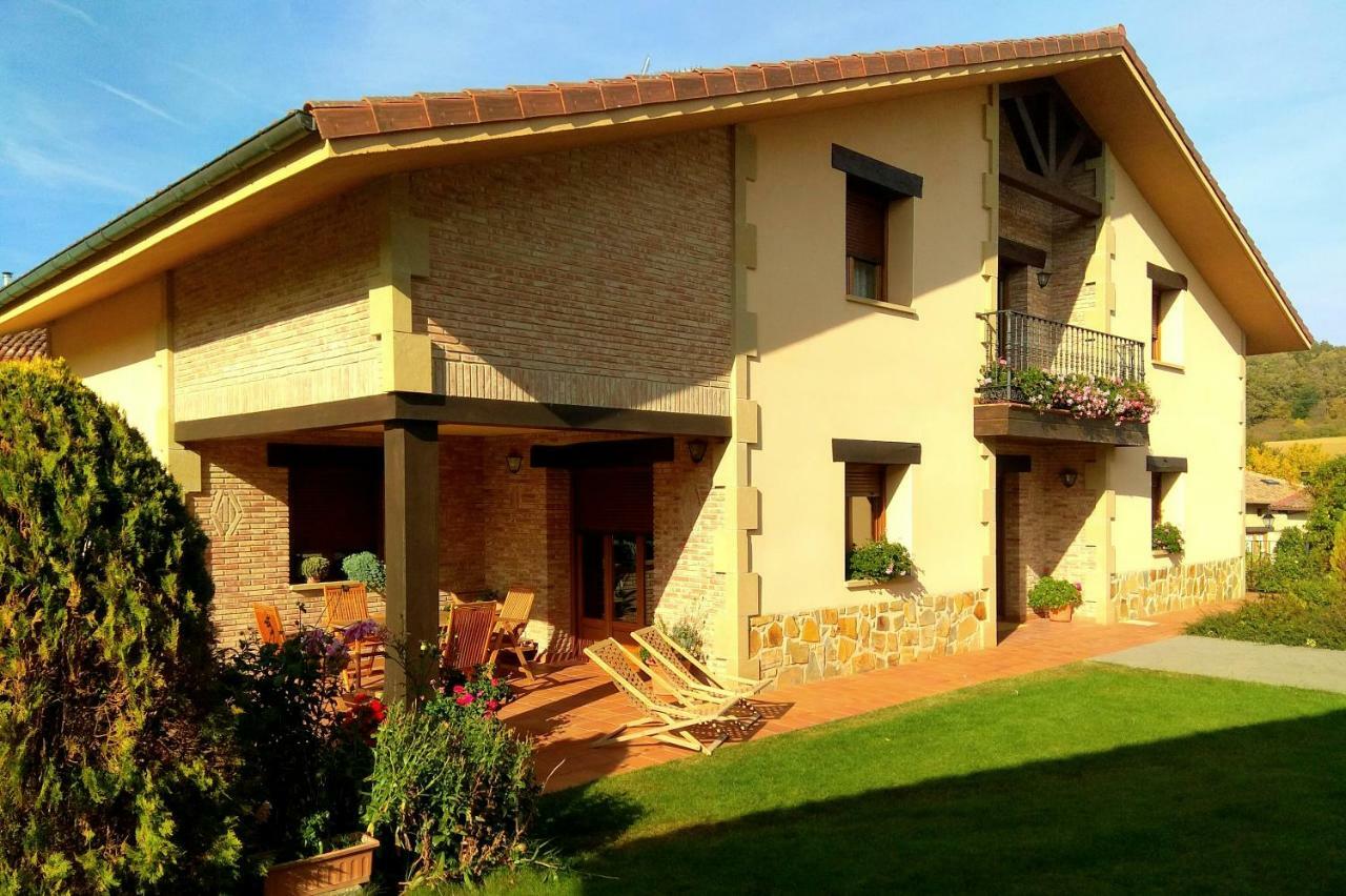 El Chalet Del Golf Urturi Bagian luar foto