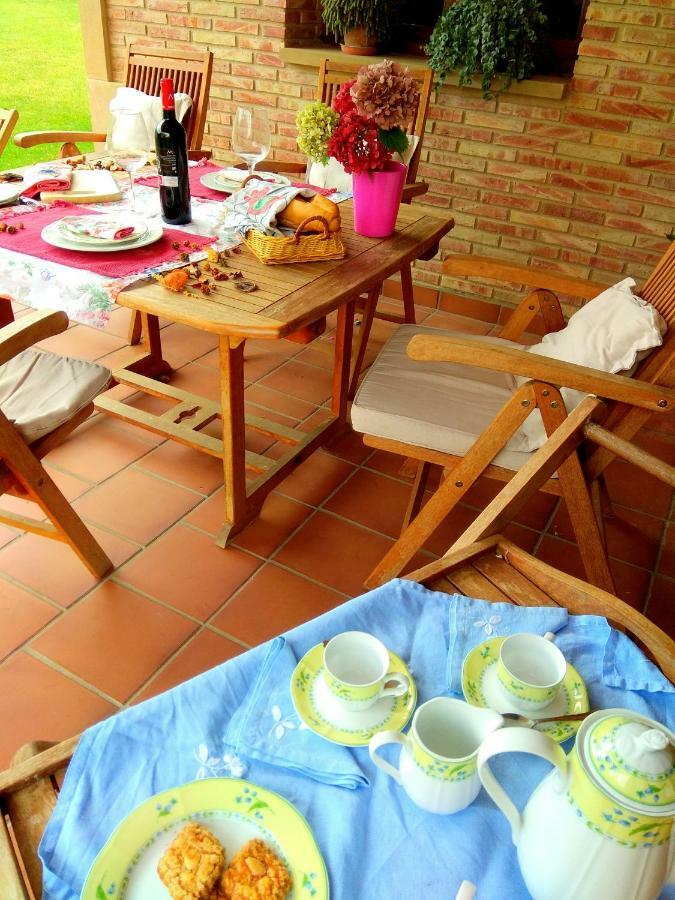 El Chalet Del Golf Urturi Bagian luar foto